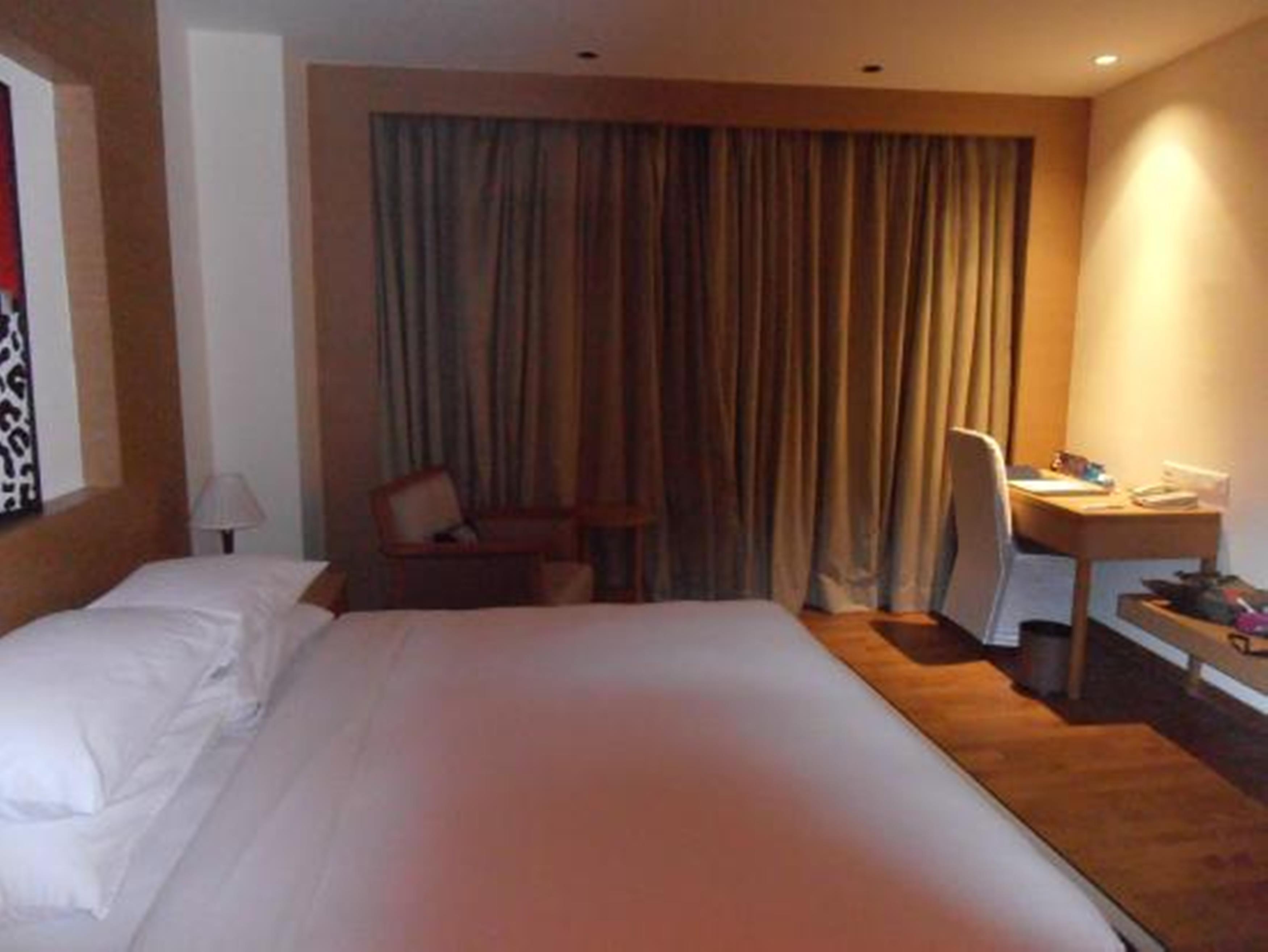 Radisson Blu Hotel New Delhi Dwarka Екстериор снимка A room at the hotel