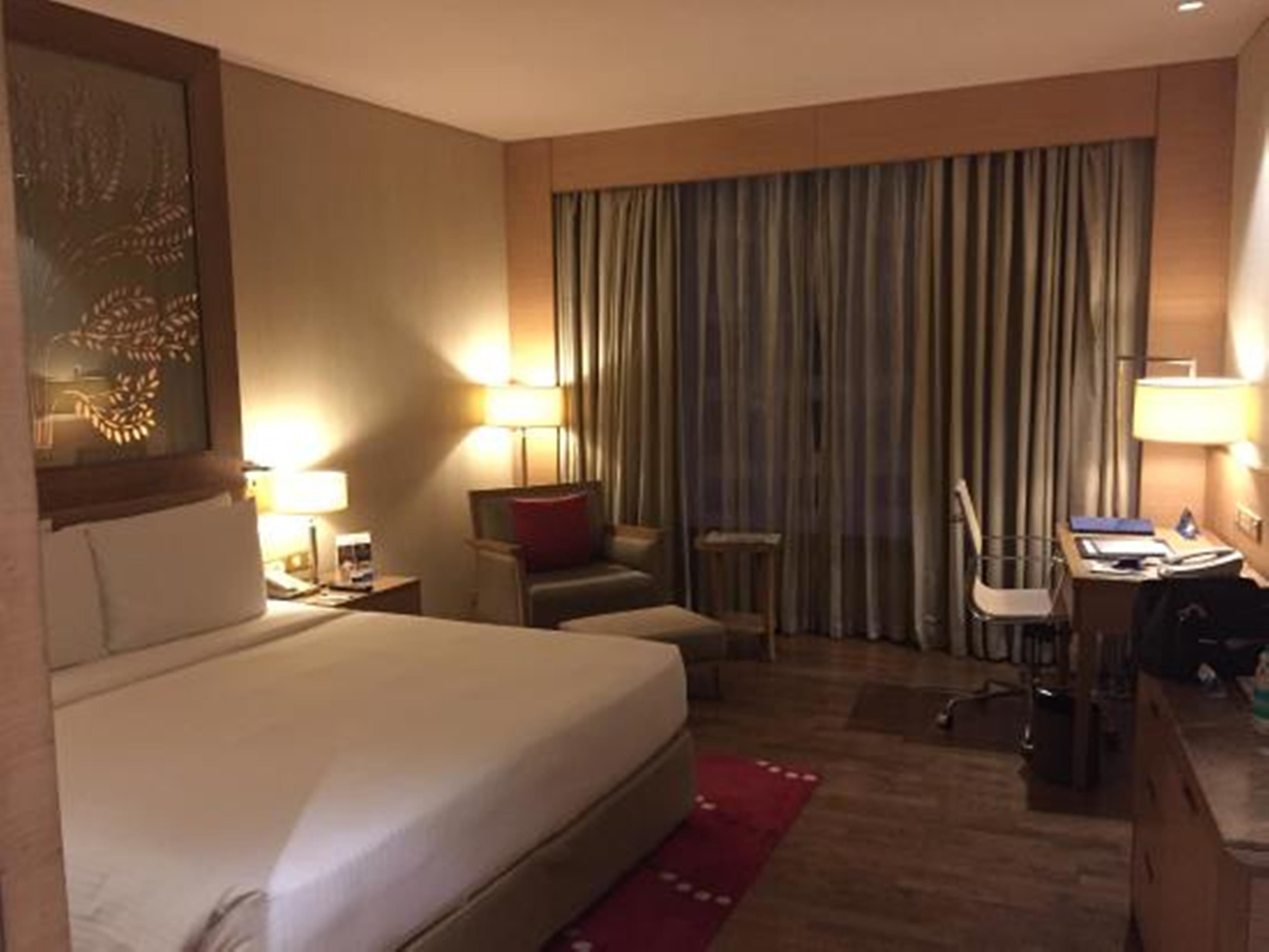 Radisson Blu Hotel New Delhi Dwarka Екстериор снимка A room at the hotel