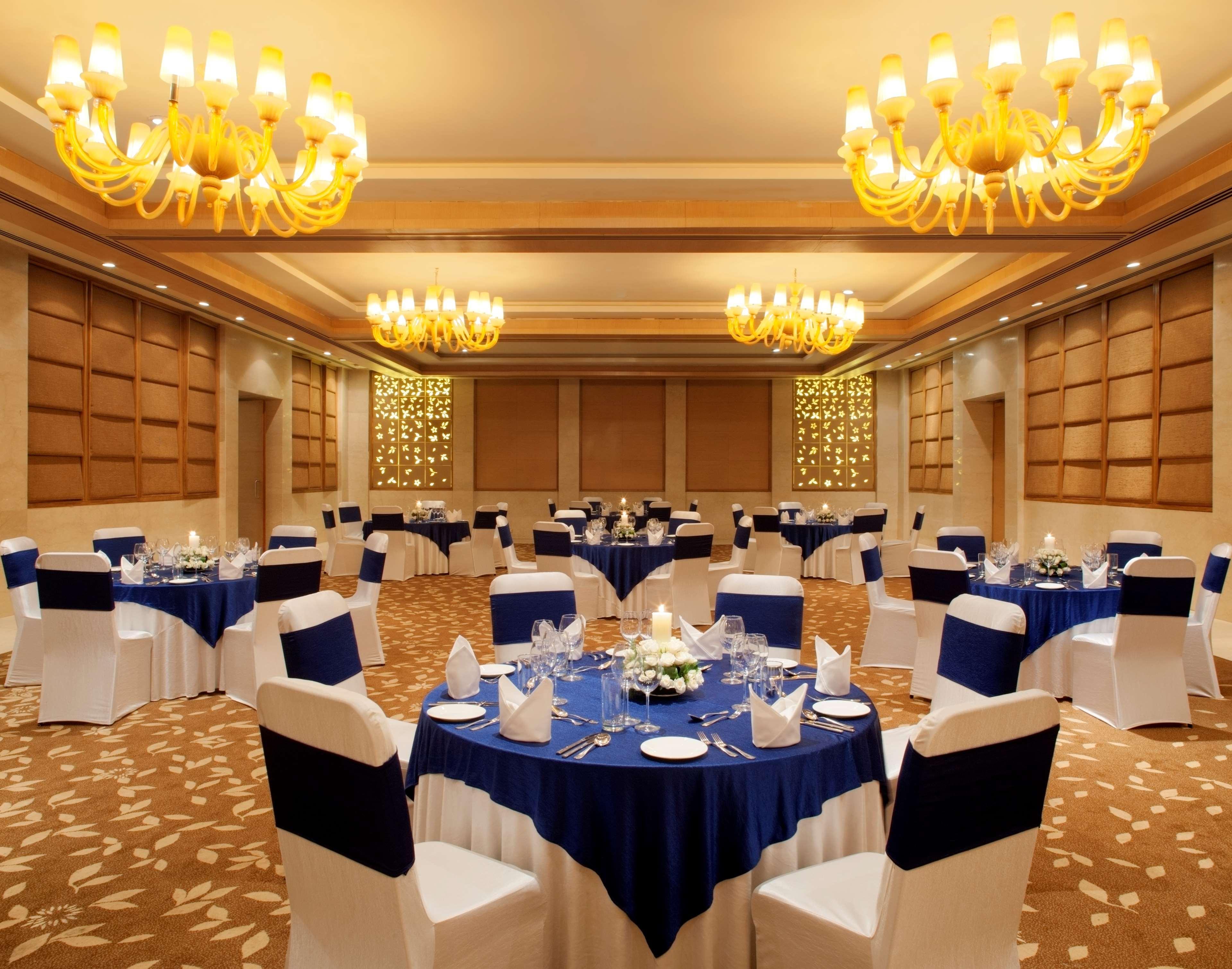 Radisson Blu Hotel New Delhi Dwarka Ресторант снимка The Imperial Ball Room
