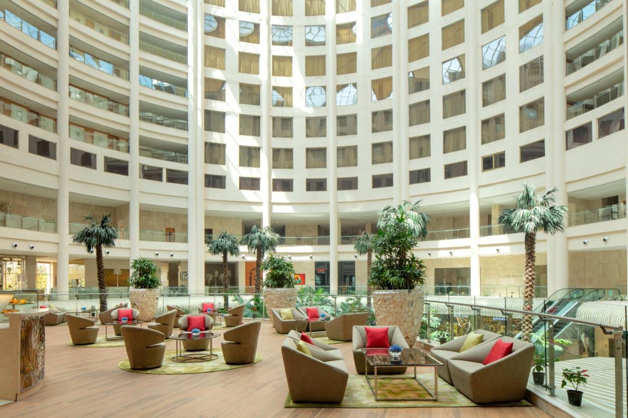Radisson Blu Hotel New Delhi Dwarka Екстериор снимка The lobby of the hotel
