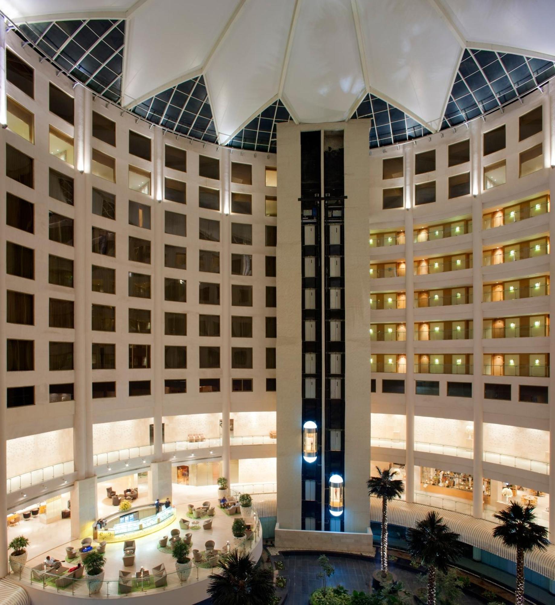 Radisson Blu Hotel New Delhi Dwarka Екстериор снимка The interior of the hotel